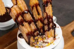 Salt caramel churros med mjukglass