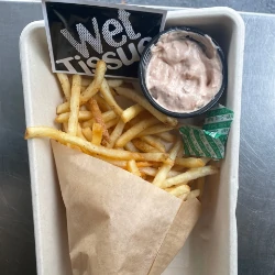 Pommes med dip (45kr/st)