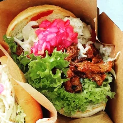 Berebere BBQ Pulled Vegan Burger